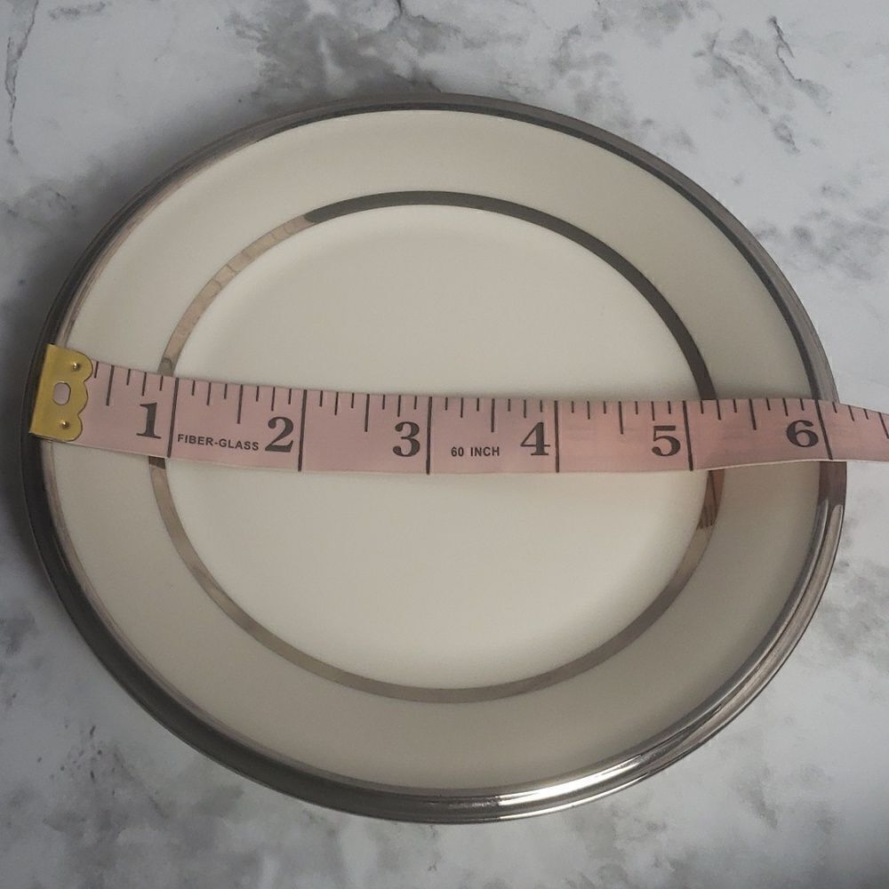 Lenox Small White and Silver Plate - Picture 4 of 4